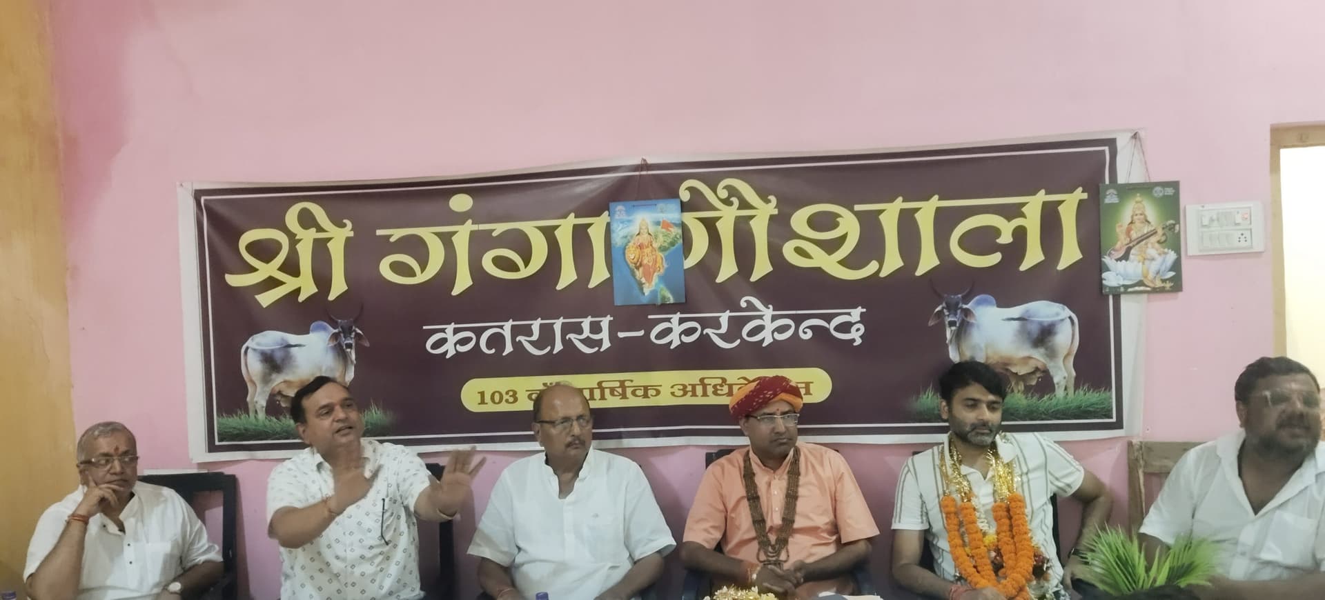 Dhanbad News : कतरास गंगा गोशाला को शिखर तक पहुंचायेंगे : अनिश डोकानिया