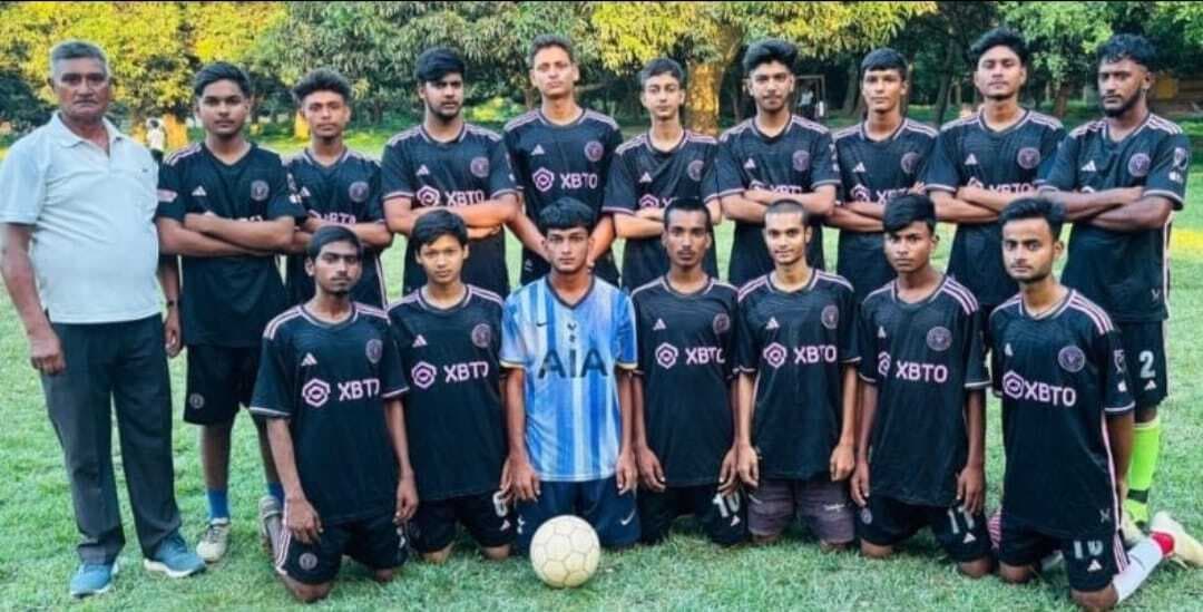 जिला फुटबॉल लीग मैच में इलेवन स्टार व यंग स्टार मुबारकचक विजयी