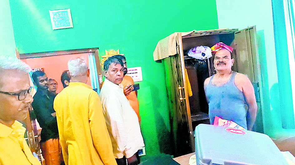 Gaya News : वजीरगंज की माली गली में चोरी, 20 लाख का माल ले उड़े
