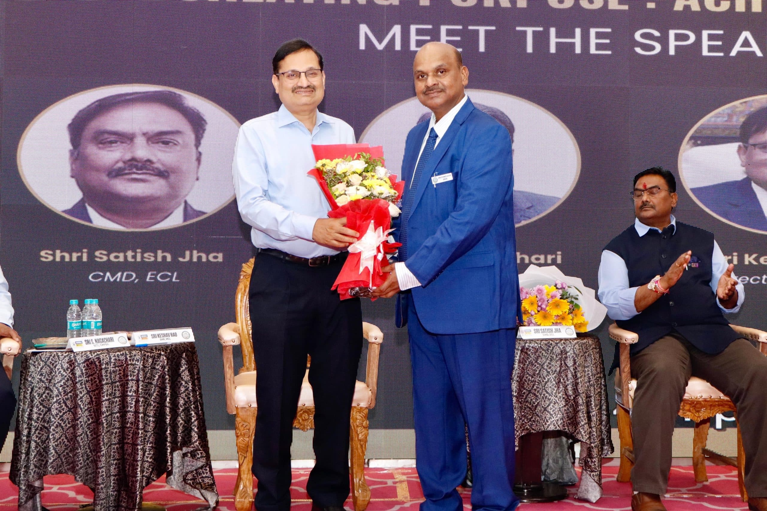 Dhanbad News : नेतृत्व, टीमवर्क व उद्देश्य आधारित एचआर रणनीतियों पर मंथन