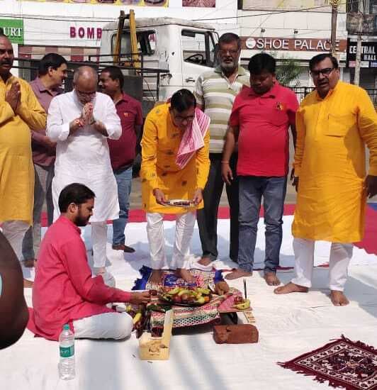 Ranchi News : अलबर्ट एक्का चौक पर लगायी गयी दही हांडी