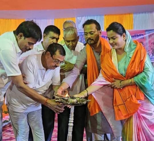 झूलनोत्सव में भक्ति रस से रात भर सराबोर हुए श्रोता