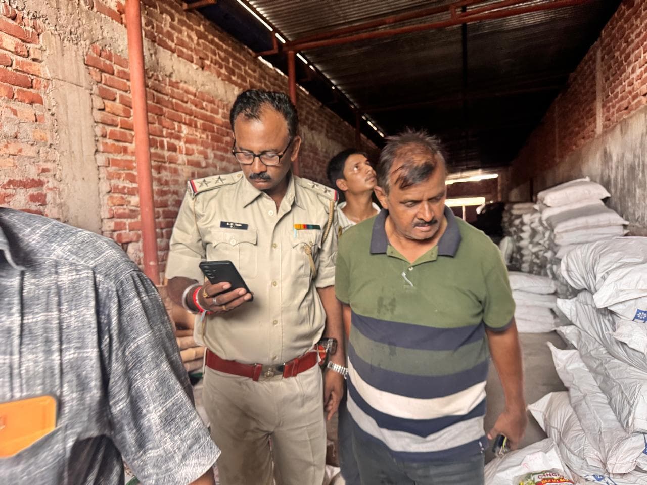 किराना दुकान में चोरों ने की चोरी