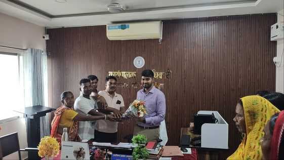 कार्यपालक पदाधिकारी का मजदूर संगठन ने किया स्वागत