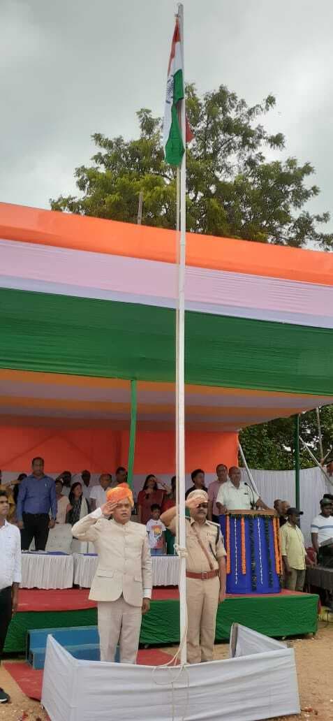East Singhbhum News : विजेता प्रतिभागी हुए पुरस्कृत