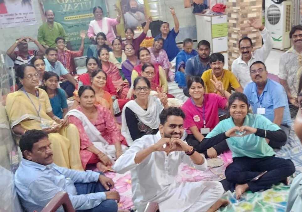 आर्ट ऑफ़ लिविंग की ओर से आनंद उत्सव कार्यक्रम का समापन