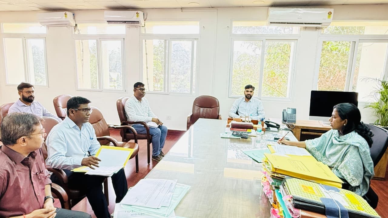 योजनाओं के लाभुकों का चयन पारदर्शी तरीके से किया जाये : डीसी
