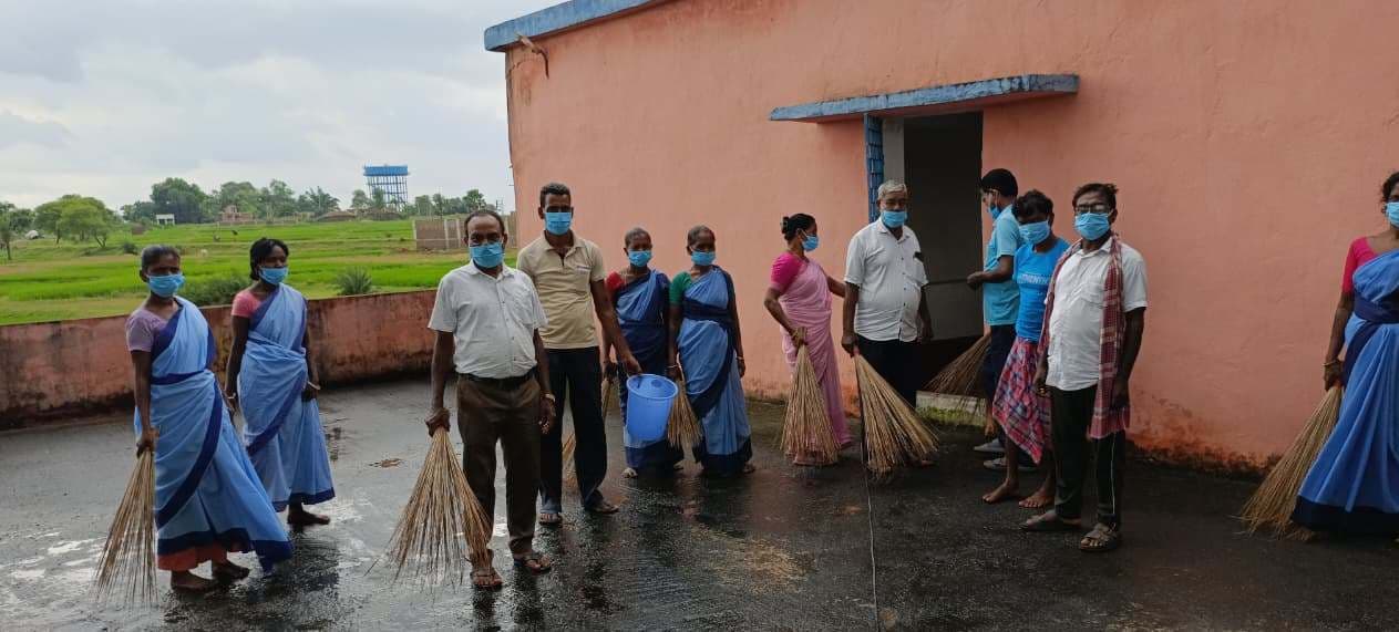 पंचायत सचिवालय भवनों में चला सफाई अभियान