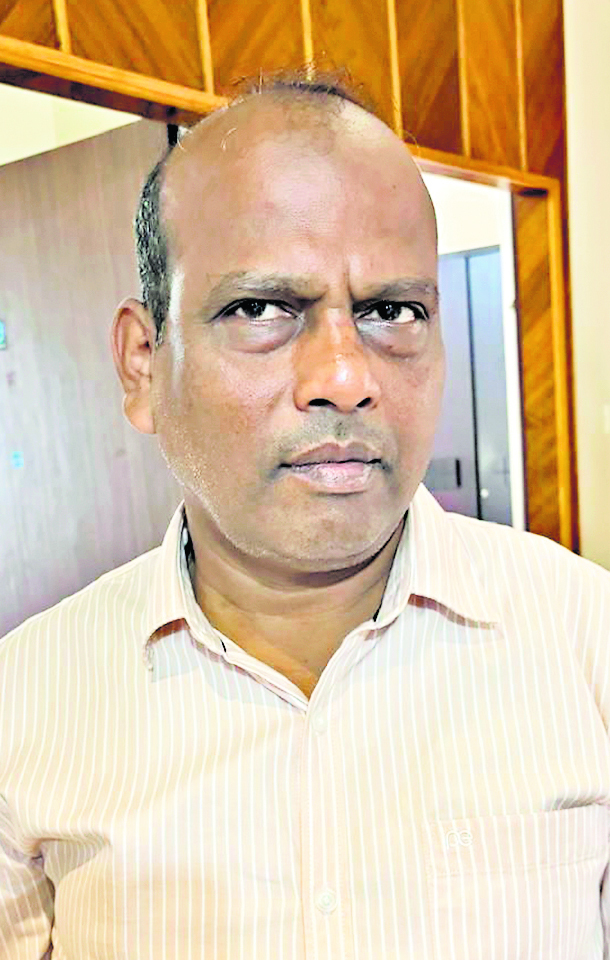 Rourkela News : छापेमारी में तीन करोड़ से अधिक की संपत्ति का चला पता, सुपरिटेंडेंट इंजीनियर सुरेंद्र बेहेरा गिरफ्तार