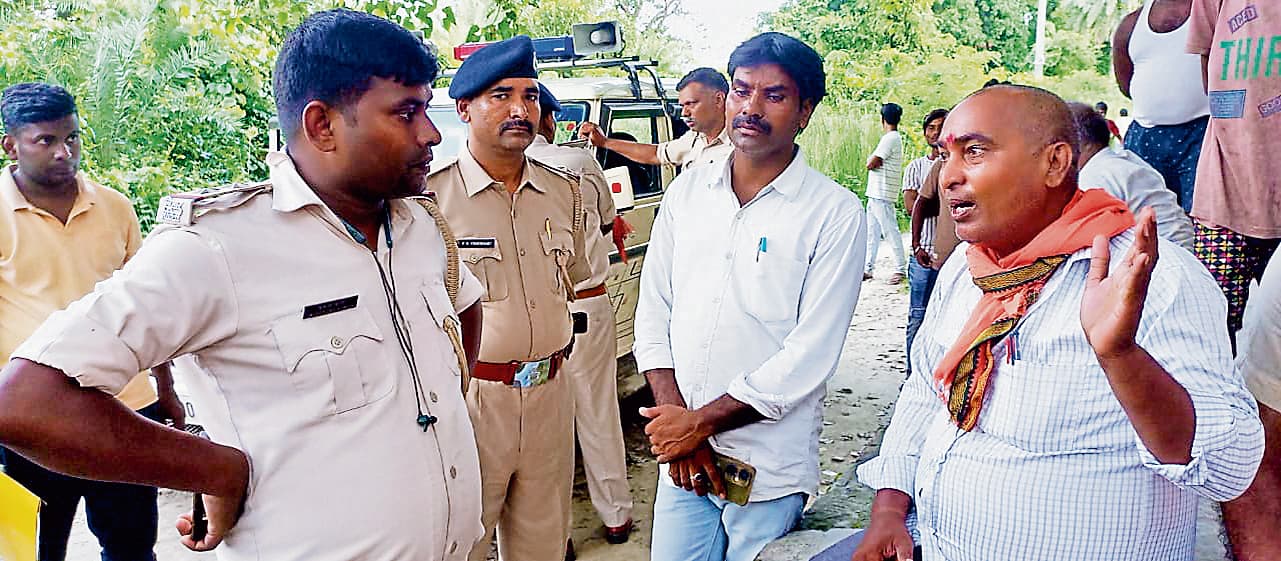 Gopalganj News : इंस्टाग्राम पर गाली-गलौज के बाद दो गुटों में हुई झड़प, चाकू मारकर एक की हत्या, सात घायल