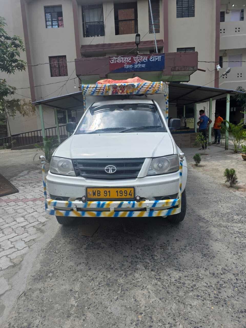 हाइवे पर 324 लीटर विदेशी शराब लदा वाहन हित चालक गिरफ्तार