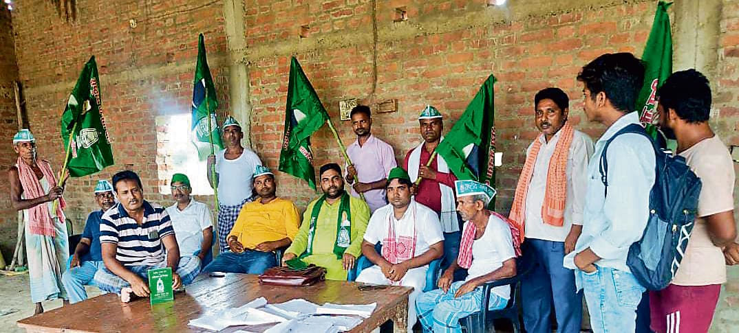 Siwan News : वोटर अधिकार यात्रा होगी ऐतिहासिक, मतदाता सूची से नाम काटे जाने पर जतायी आपत्ति