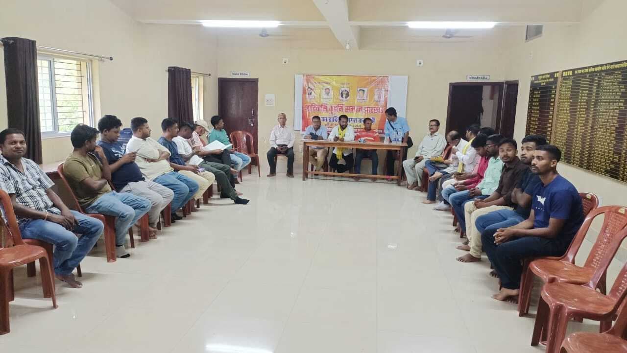Chaibasa News : आदिवासी अधिकारों के लिए पेसा कानून अनिवार्य