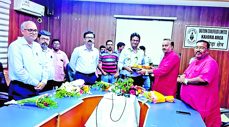 इसीएल के काजोड़ा क्षेत्र में महाप्रबंधक प्रशांत कुमार को विदाई, अर्पण घोष सम्मानित