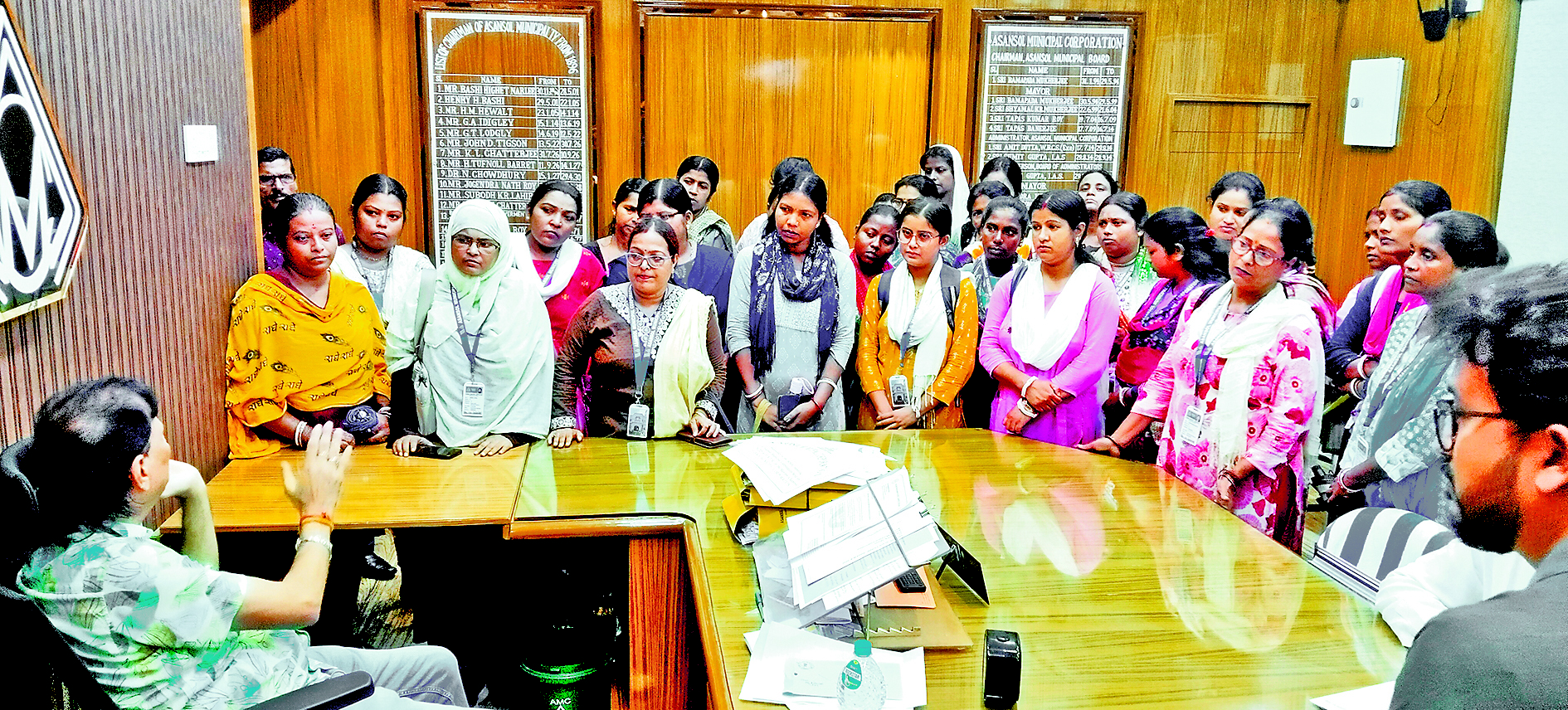 निर्मल साथी कर्मियों ने वेतन को लेकर किया प्रदर्शन