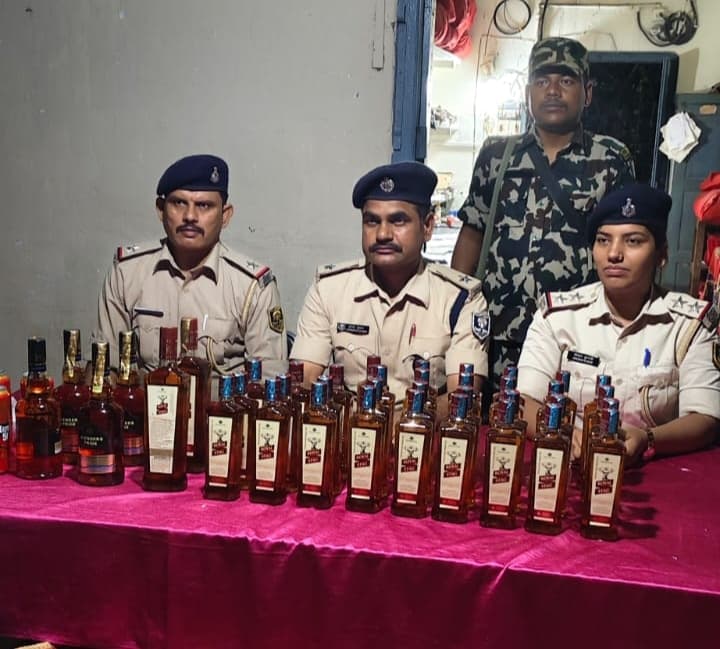 बारसोई पुलिस ने 16 लीटर विदेशी शराब किया जब्त, तस्कर फरार