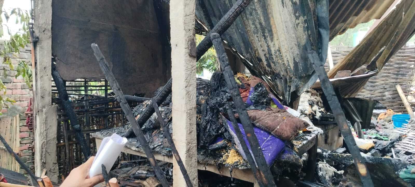 रसलपुर में आग लगने से छह परिवारों का घर जला