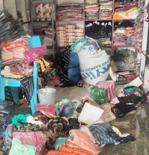 hajipur news. कपड़े की दुकान में शॉर्ट सर्किट से लगी आग