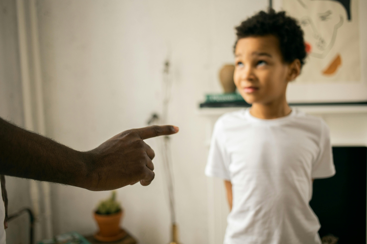 Parenting Tips: बिना डांटे बच्चों को कैसे समझाएं? अपनाएं ये पॉजिटिव पेरेंटिंग टिप्स