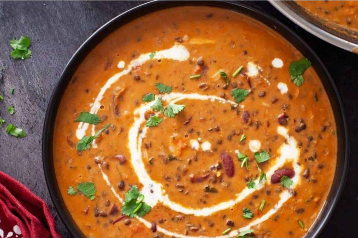 Ambani Wedding Dal Makhani: अब घर पर बनाएं अंबानी जैसी शाही दाल मखनी, ये है परफेक्ट रेसिपी