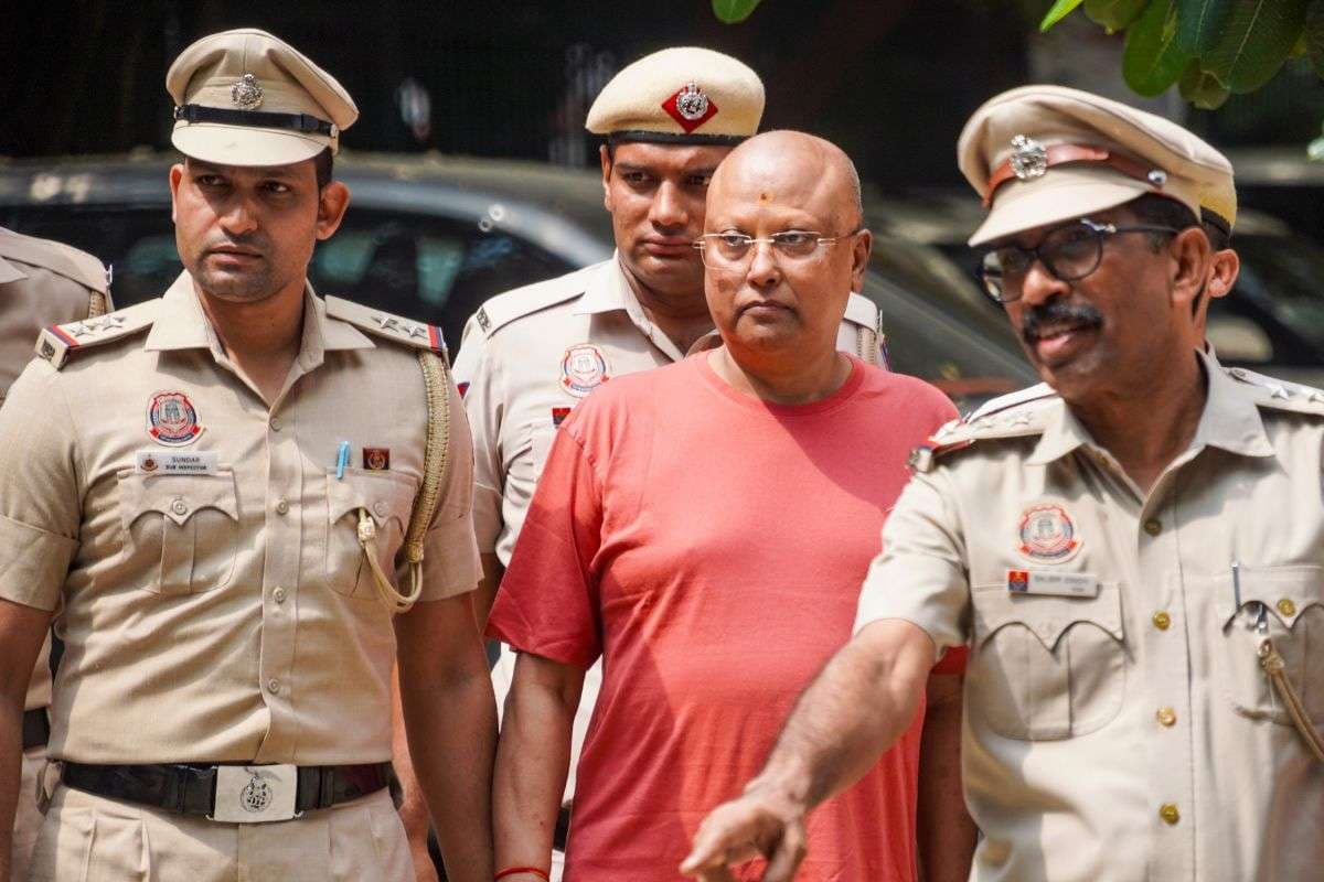 Delhi Molestation Case: छात्राओं के यौन शोषण के आरोपी चैतन्यानंद सरस्वती को  5 दिन की पुलिस कस्टडी