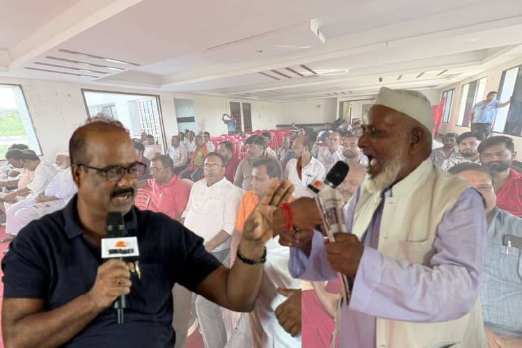 सुपौल में छातापुर विधानसभा के चौपाल में स्वास्थ्य और भ्रष्टाचार पर दिखा जनता का गुस्सा