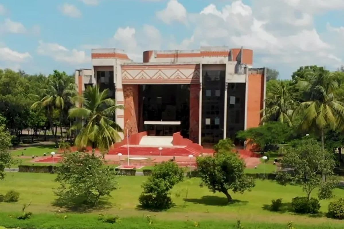 IIM Calcutta का जलवा, FT Ranking 2025 में मिली बड़ी पहचान, हासिल की ग्लोबल रैंकिंग 41