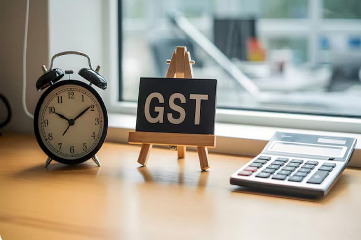 GST Reforms: शौक पर चला टैक्स का चाबुक, एनर्जी ड्रिंक्स से लेकर पान मसाला तक महंगा