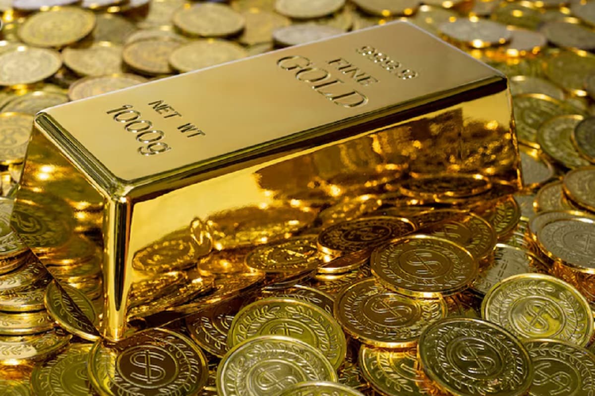 Gold Price Today: सर्राफा बाजार में 600 रुपये टूटा सोना, चांदी में दिखी मजबूती; जानें आज का ताजा भाव