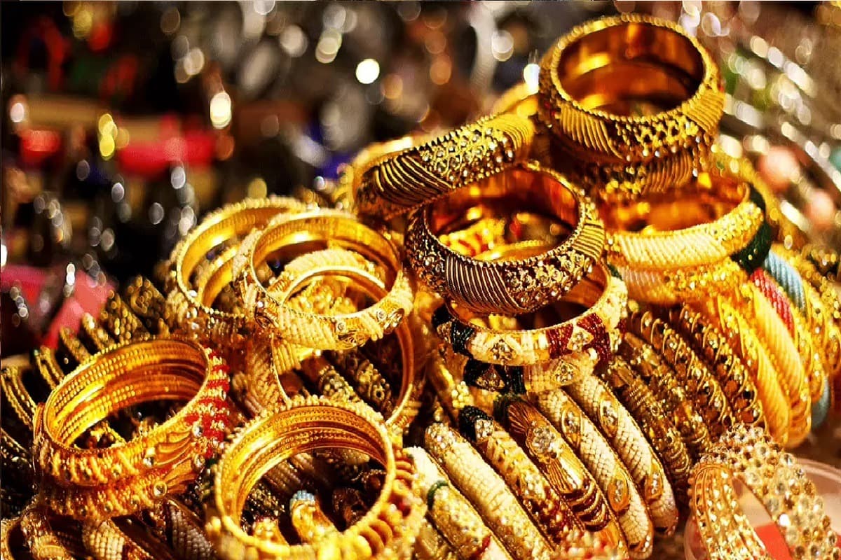 Gold Price Today: सोना 800 रुपये चढ़कर पहुंचा नई ऊंचाई पर, चांदी 500 रुपये मजबूत
