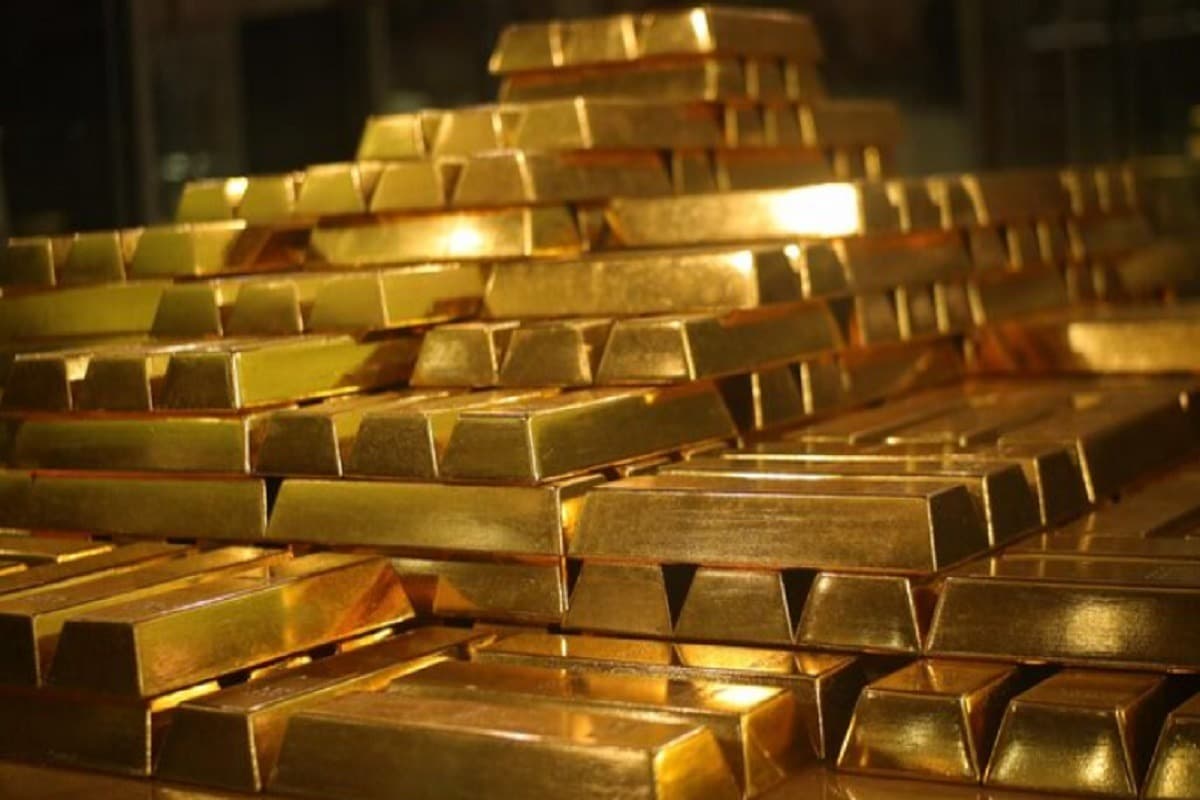 रुपये में आई गिरावट तो नए शिखर पर पहुंच गया सोना, चांदी का भी नया रिकॉर्ड