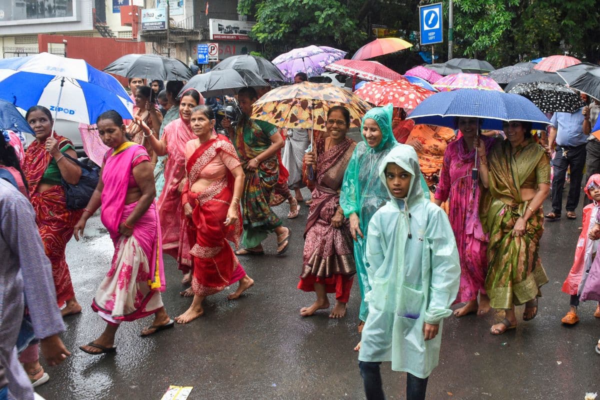 Heavy Rainfall Alert: अगले 72 घंटे भारी से बहुत भारी बारिश, गरज चमक के साथ पड़ सकते हैं छींटे, IMD का अलर्ट