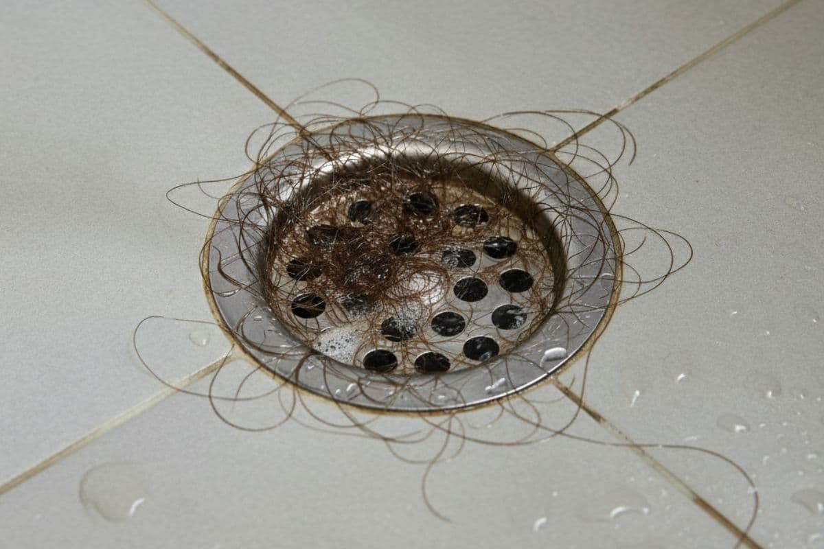 How To Clean Choked Sink: बाथरूम सिंक में फंसे बालों से जल्द पाएं छुटकारा, अपनाएं ये सिंपल हैक्स