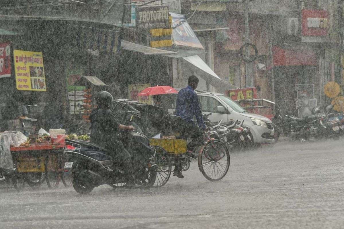 Jharkhand Weather: रांची में दोपहर बाद हो सकती है बारिश, 2 और 3 अक्तूबर को भारी बारिश की संभावना