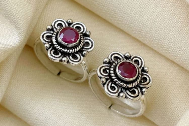 Latest Bichiya Designs: हर बजट में मिलेंगे ट्रेंडी और स्टाइलिस्ट पायल के डिजाइन