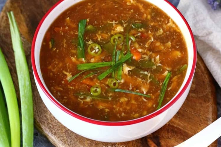 Lemon Chilli Garlic Soup Recipe: रेस्टोरेंट स्वाद चहिए अब घर में, तो मिनटों में तैयार कीजिए लेमन चिल्ली गार्लिक सूप