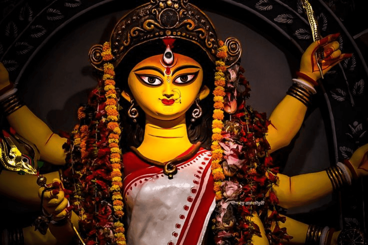Navratri Colours: नवरात्रि के नौ दिन, नौ शुभ रंग – जानें किस देवी की पूजा पर कौन-सा रंग है खास