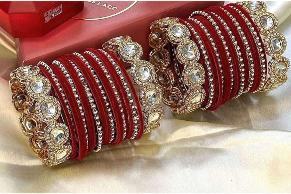 Navratri Special Red Bangles: इस नवरात्रि ट्राय करें रेड बैंगल्स का लेटेस्ट कलेक्शन