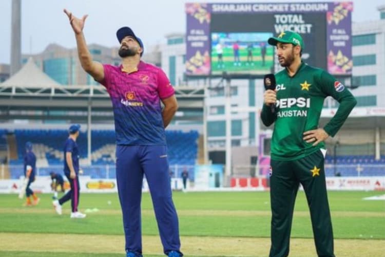 Asia Cup 2025: PAK vs UAE मैच में पाकिस्तान टीम ने किया प्लेइंग इलेवन में बदलाव, सुपर-4 की जंग तेज