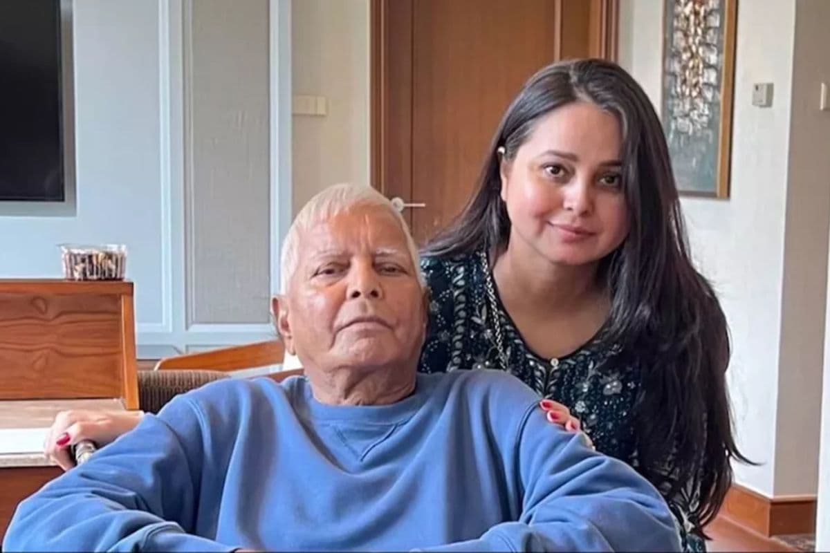 RJD के भीतर के लोगों के राजनीति की शिकार हुई रोहिणी आचार्य? लालू की बेटी का सोशल मीडिया पर छलका दर्द