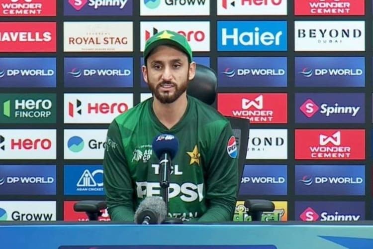 फाइनल में फजीहत के बाद पाकिस्तानी कप्तान सलमान आगा का नया ड्रामा, ...भारत पर मढ़ा आरोप