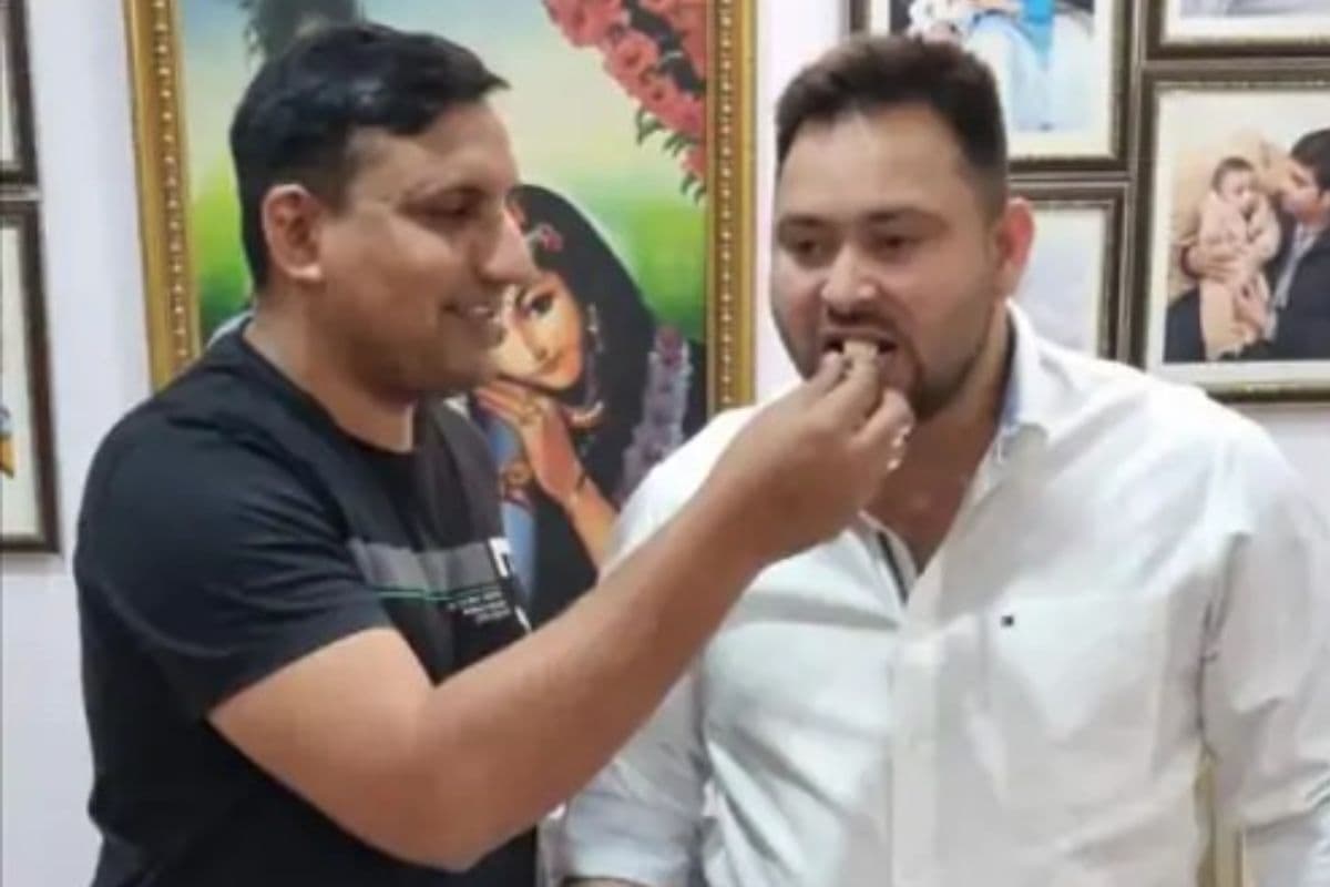 कौन हैं RJD नेता संजय यादव, क्रिकेट में तेजस्वी के साथ बनाना चाहते थे भविष्य, अब लालू परिवार के निशाने पर कौन हैं RJD नेता संजय यादव, क्रिकेट में तेजस्वी के साथ बनाना चाहते थे भविष्य, अब लालू परिवार के निशाने पर