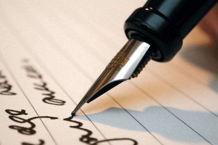 Tips for Buying a Pen: पेन खरीदते समय ध्यान रखें ये बातें, Handwriting में दिखेगा जादू