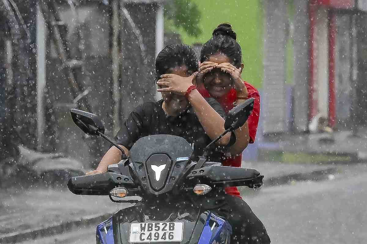 Kal ka Mausam : झारखंड–बिहार में होगी भारी बारिश, मुंबई में रेड अलर्ट, जानें अन्य राज्यों के मौसम का हाल