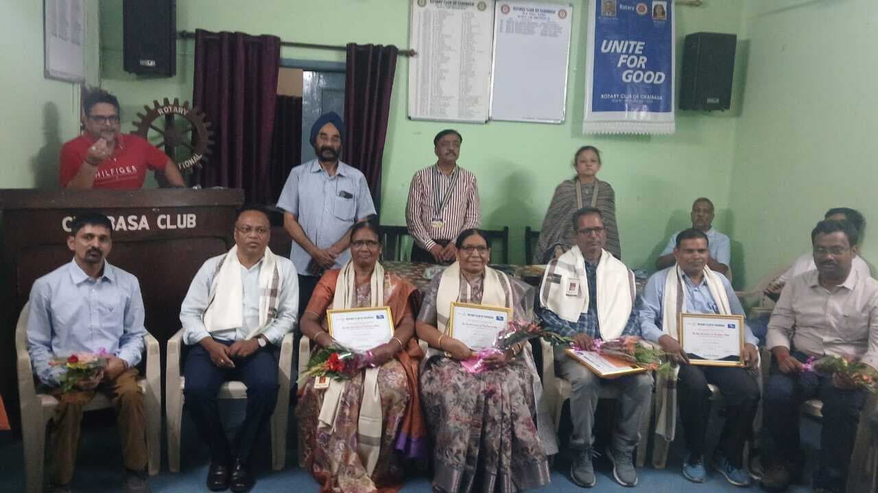 Chaibasa News : समाज के विकास में शिक्षक का योगदान अतुल्य :विकास