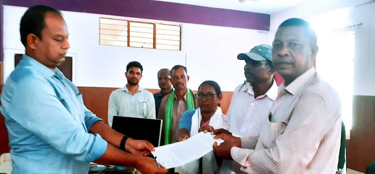 East Singhbhum News : पेंशन नहीं मिलने से घर चलाना मुश्किल, भुखमरी के कगार पर पहुंच गये परिवार