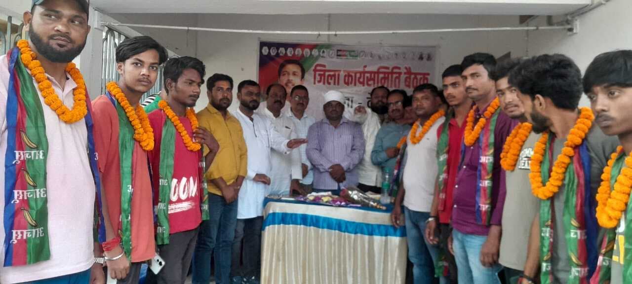Deoghar news : आजसू प्रत्येक गांव में करेगी संगठन मजबूत, बैठक में लिया प्रस्ताव