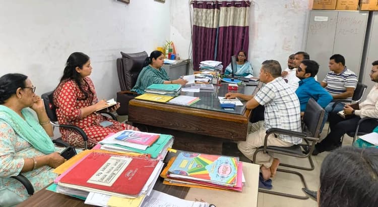 मतदाताओं को जागरूक करने के लिए होंगी कई गतिविधियां, बनी कार्ययोजना