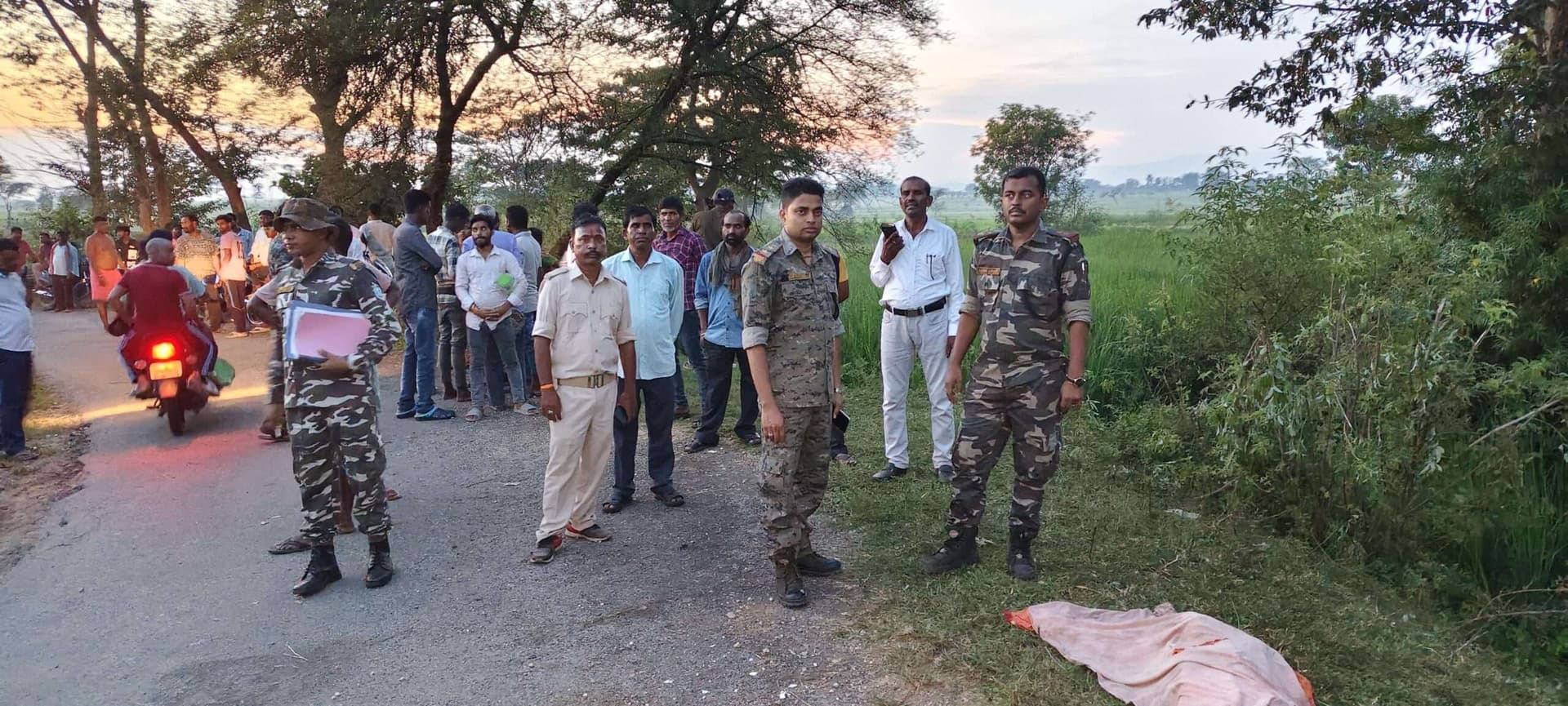 Seraikela Kharsawan News : बड़ाबांबो : जमीन विवाद में पति की हत्या, पत्नी गंभीर