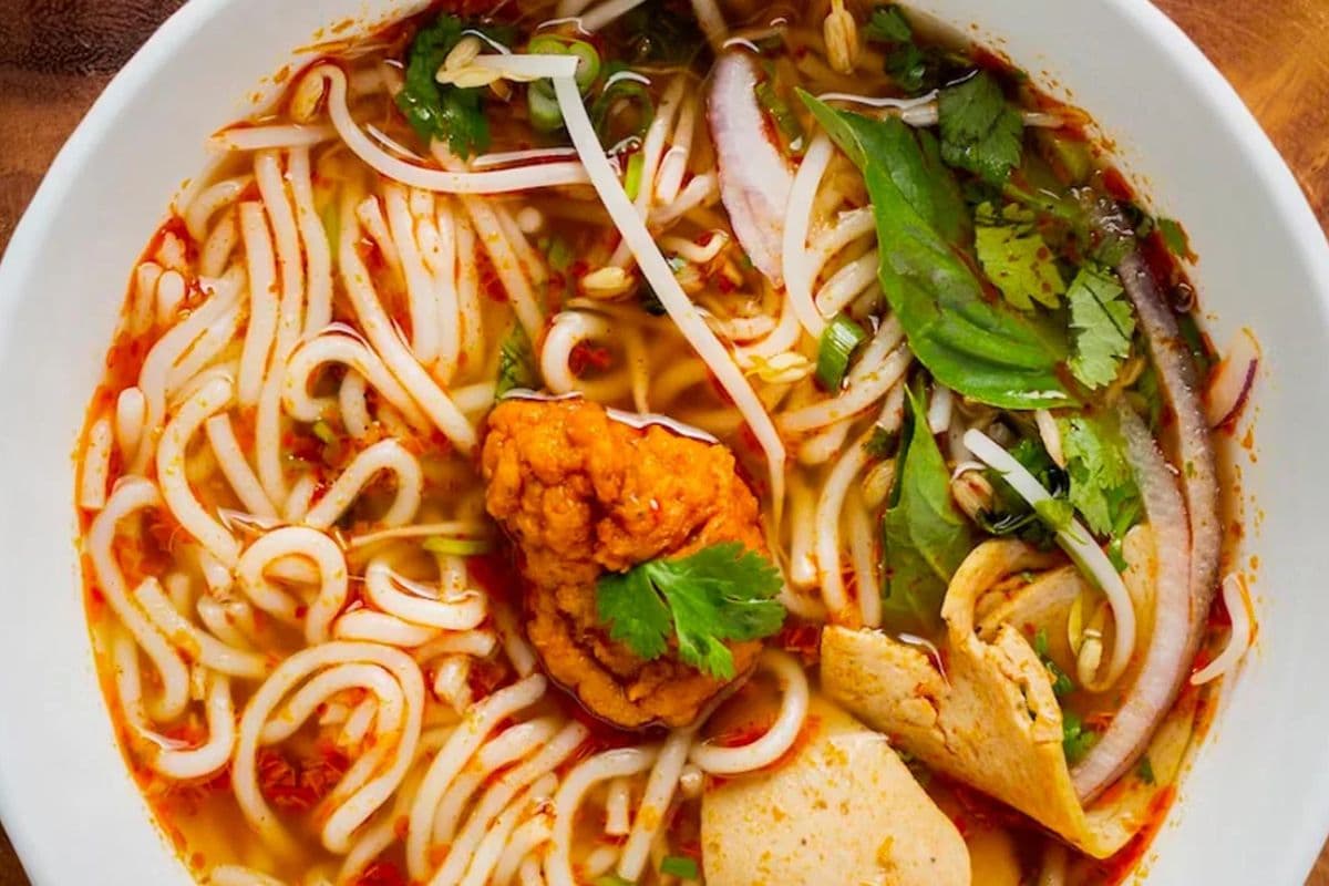 Nepali Thukpa Recipe: सिर्फ 30 मिनट में बनाएं नेपाली स्टाइल थुकपा, वेज और नॉनवेज दोनों ऑप्शन के साथ